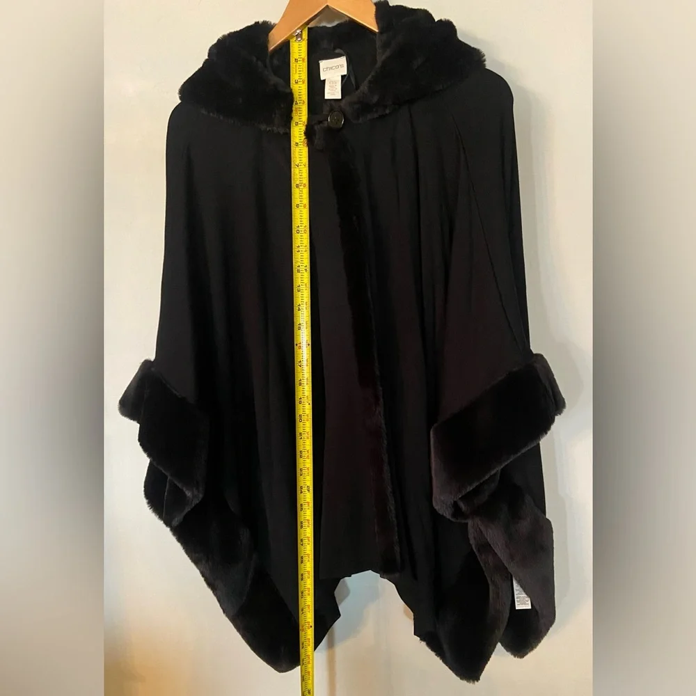Chicos Black Faux Fur Trimmed Ruana Wrap Women’s Shawl Poncho Kimono One Size - Picture 5 of 9